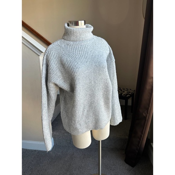 Asos gray ribbed chunky roll neck oversized sweater, size 2 - Picture 2 of 8